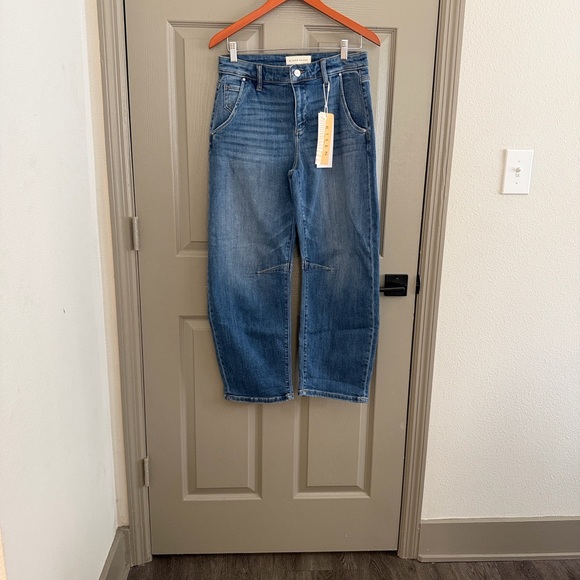 Risen Cuff Hem Slouchy Cropped Barrel Jean - Picture 3 of 4